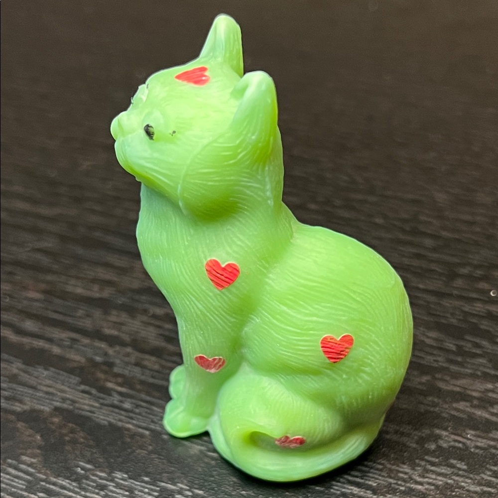 RARE HTF Vintage Mosser Glass Mint Green Jadeite Cat Figurine with Pink Hearts
